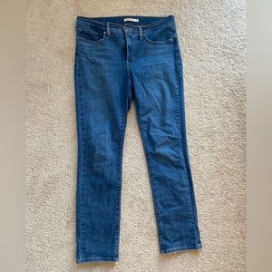 Levi’s 312 Shaping Slim Jean